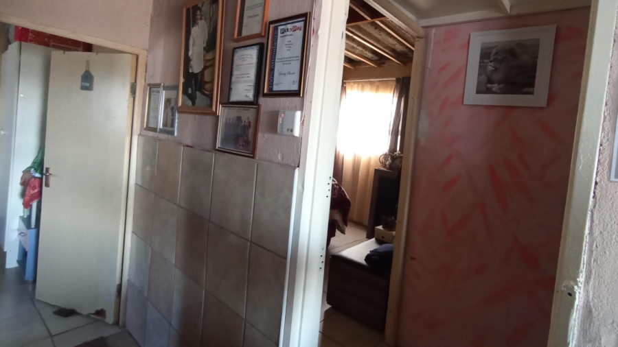 2 Bedroom Property for Sale in Louwville Western Cape